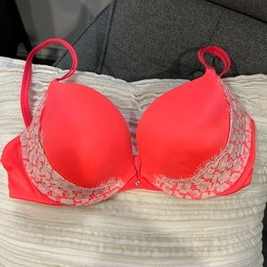 34D Victoria’s Secret Very Sexy Push Up bra